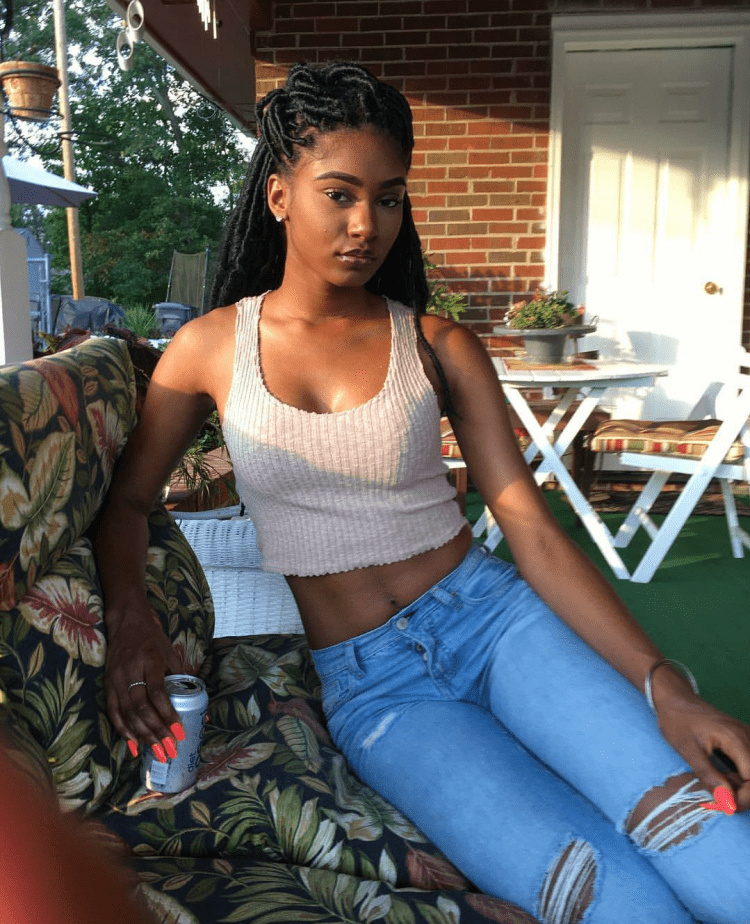 Эбони Мендоза