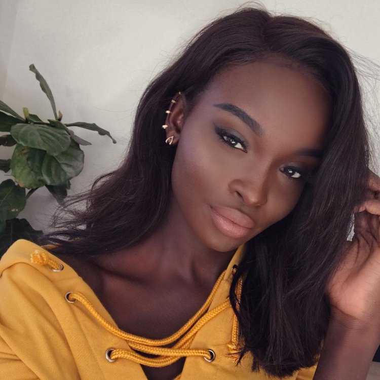 Негритянка Сесиль Адамс