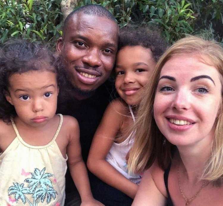 Duckie thot в купальнике