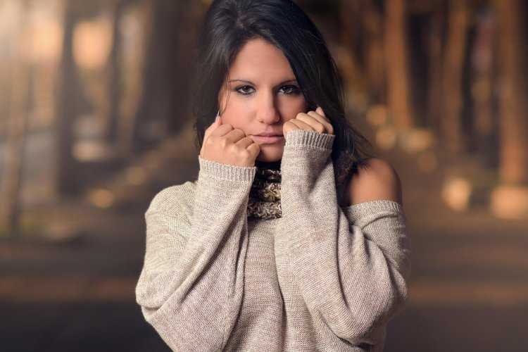 Человек в свитере