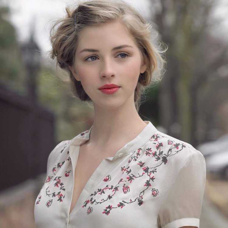 Французская Барбара Палвин