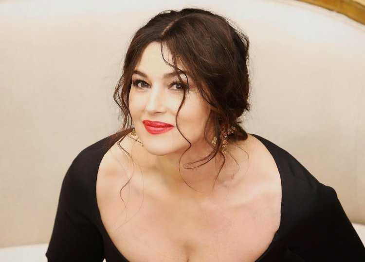 Моника Беллуччи в 50 лет фото