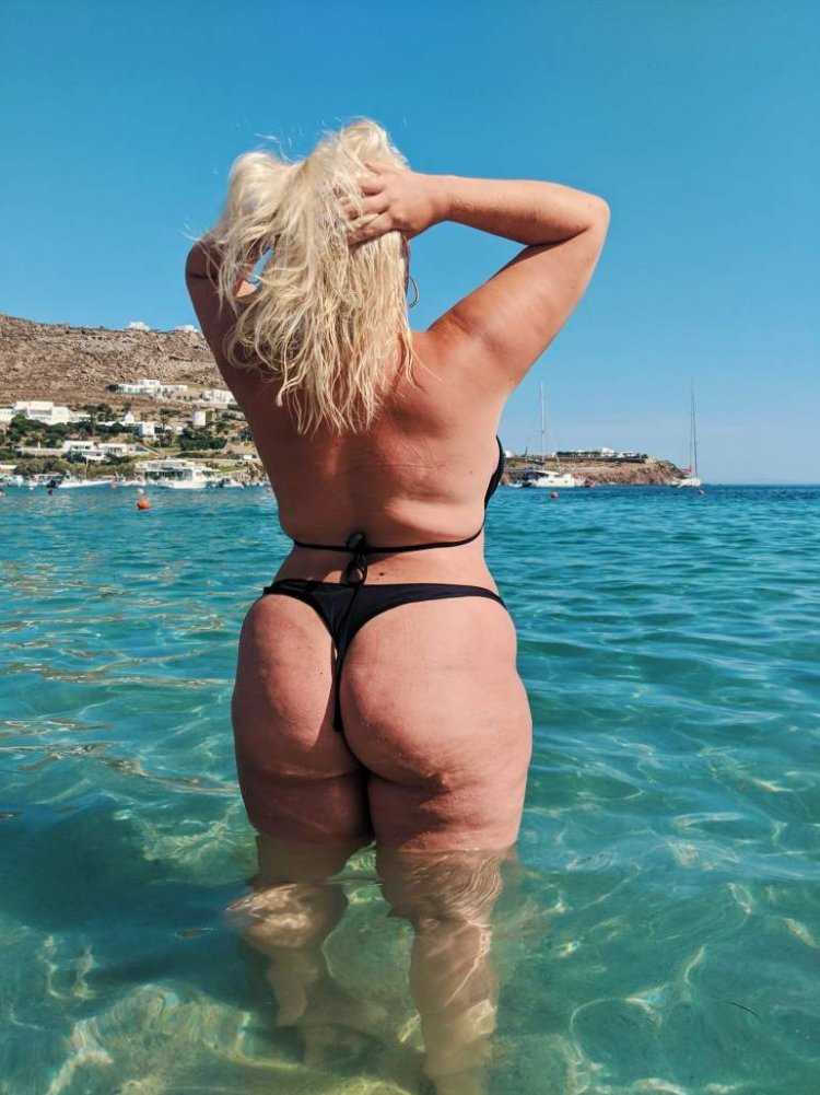 Плюс-сайз модель Фелисити Хейворд