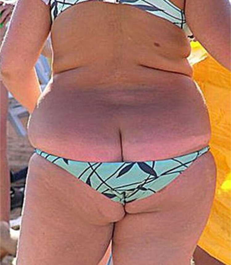 Жирная тетка в стрингах