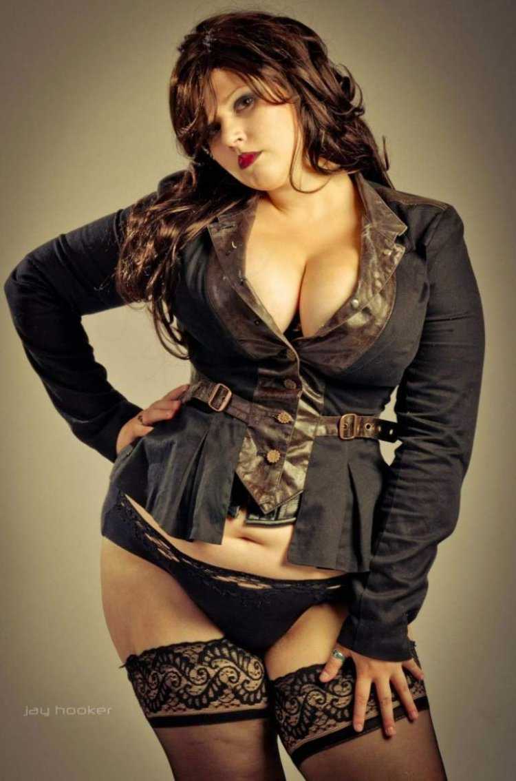 Картины полных женщин