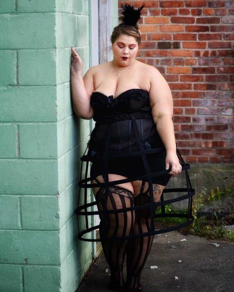 Алёна Шайтарова плюс сайз