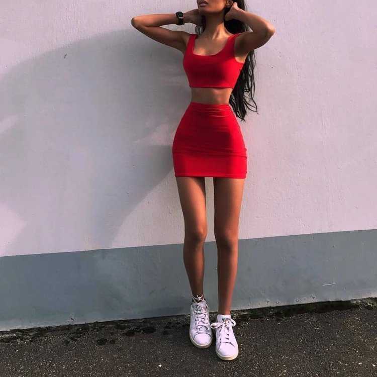 Настя Меломур: магия стройных ножек