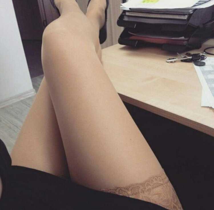 Соблазнительное селфи ножек