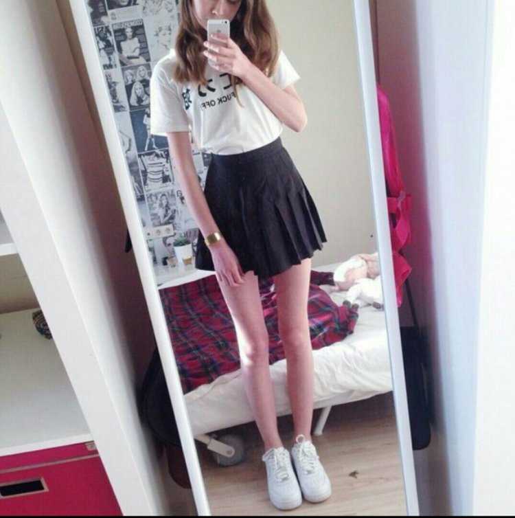 Грациозные ножки в тумблере