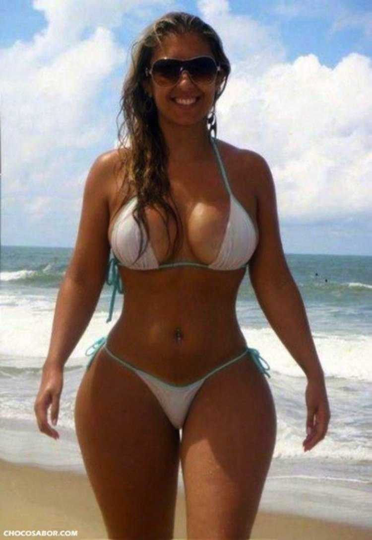 Огромные бедра