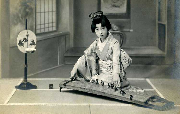 Экзотический кото - японский музыкальный инструмент