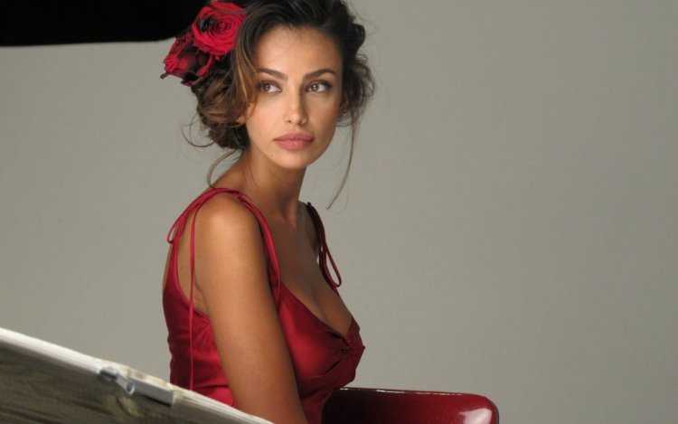 Мадалина Диана Генеа Италия