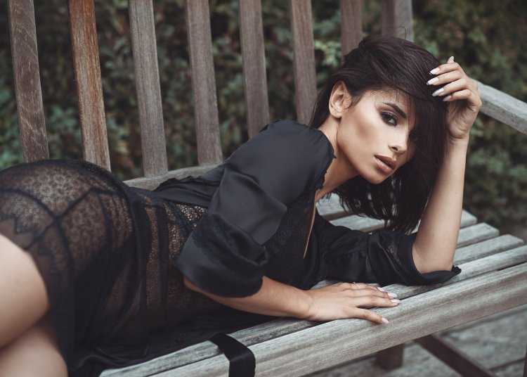 Француженки брюнетки