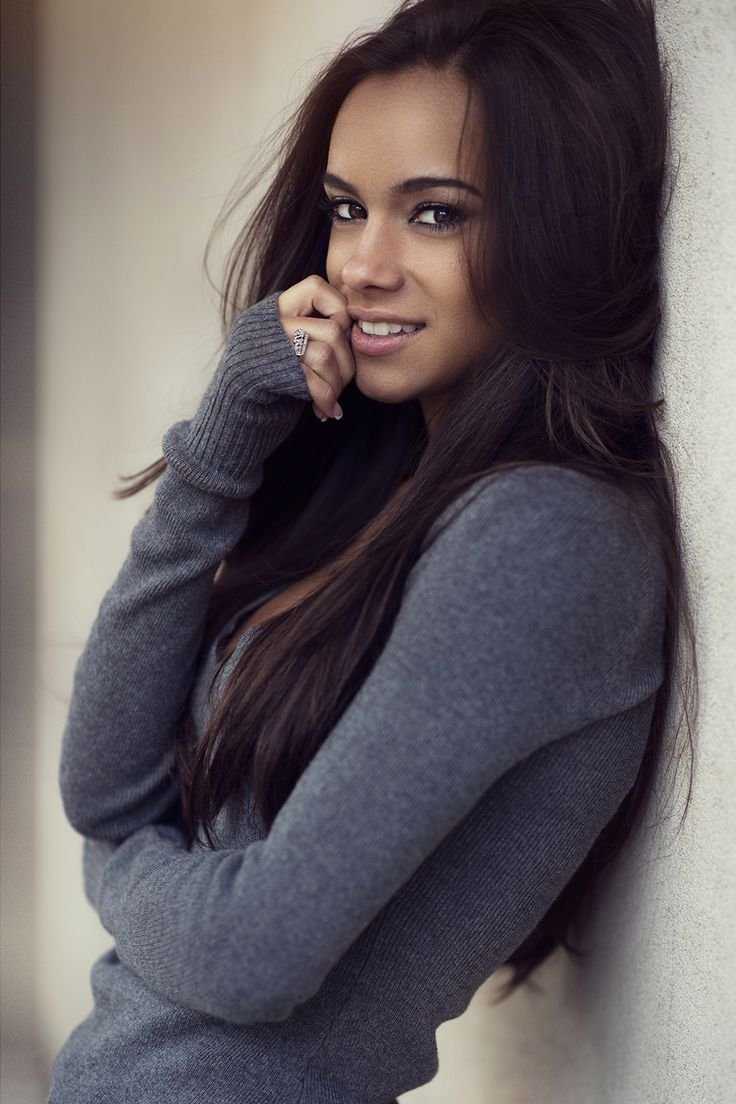 Настоящие брюнетки