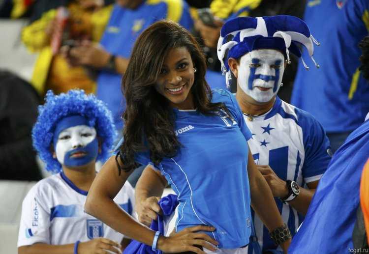 Футбольные фанатки