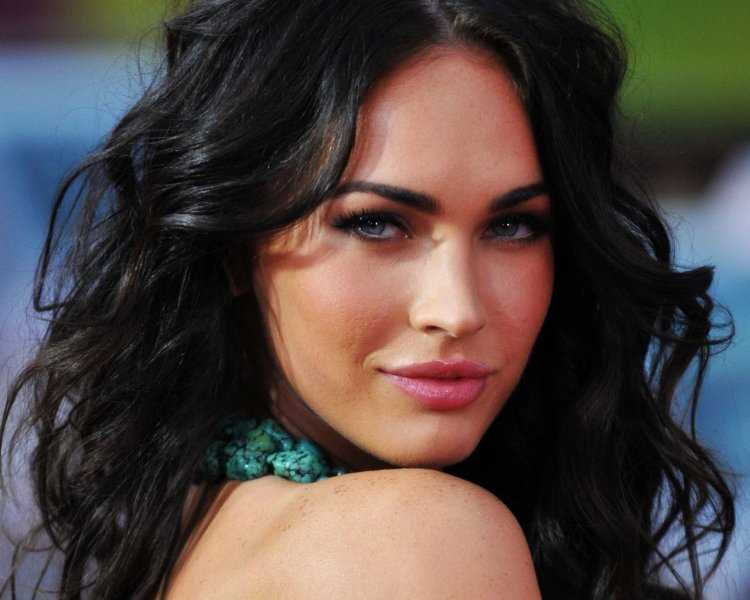 Меган Фокс Йеннифер