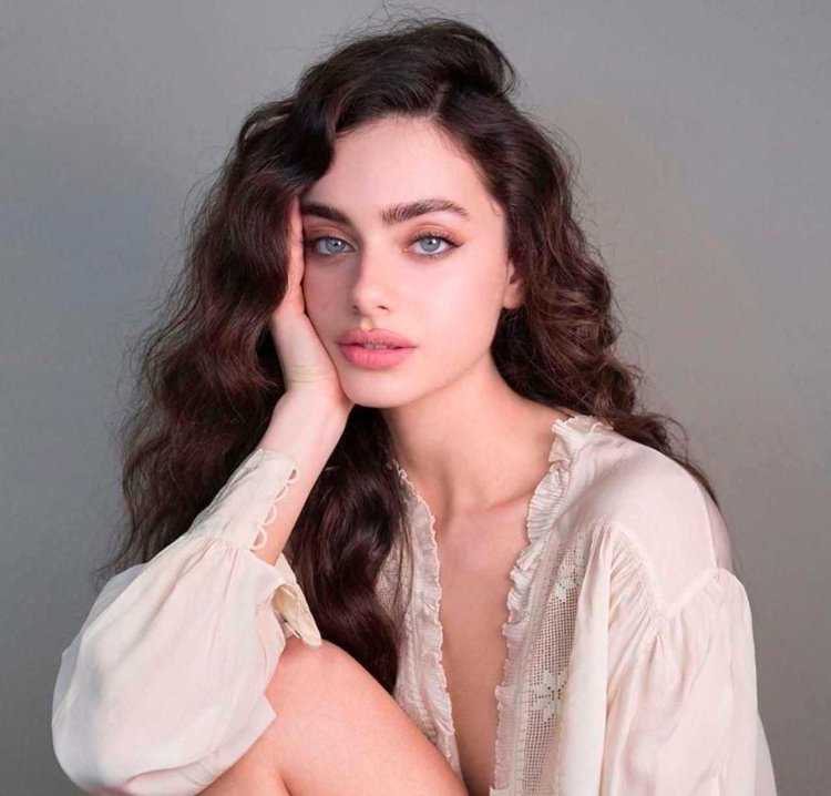 Израильская модель Яэль Шелбия