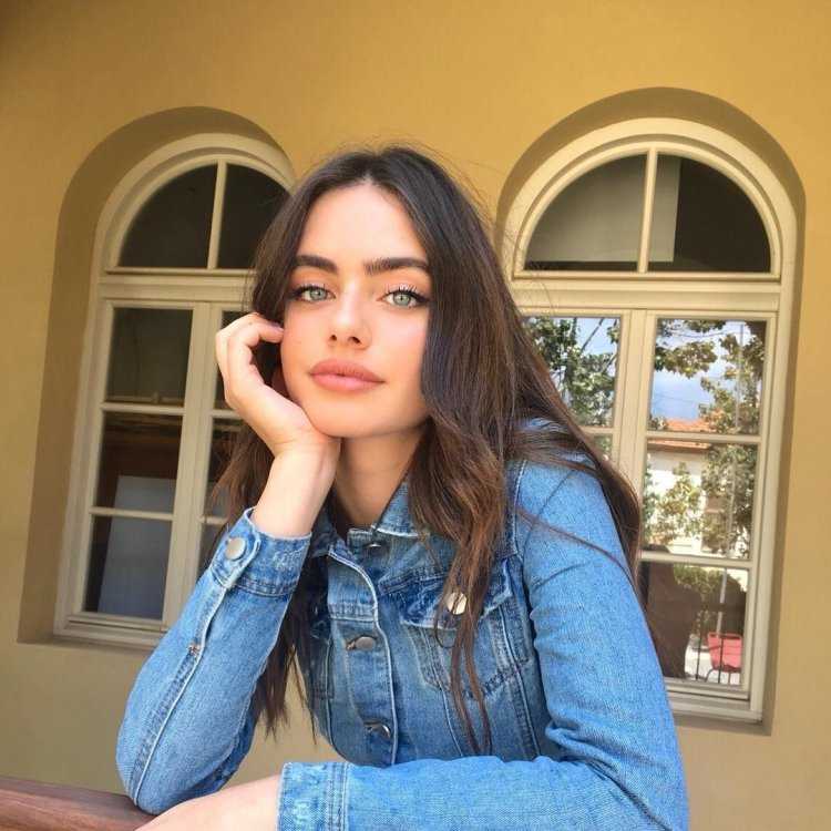 Израильская модель Яэль Шелбиа