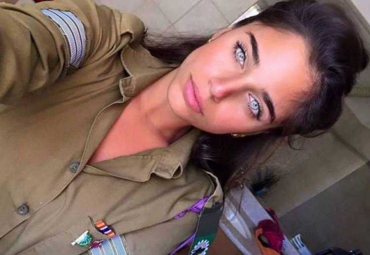 Еарейки с голубыми глазами