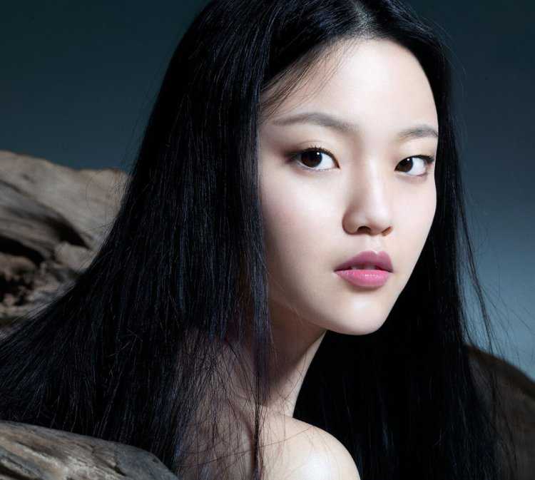 Модели азиатской внешности