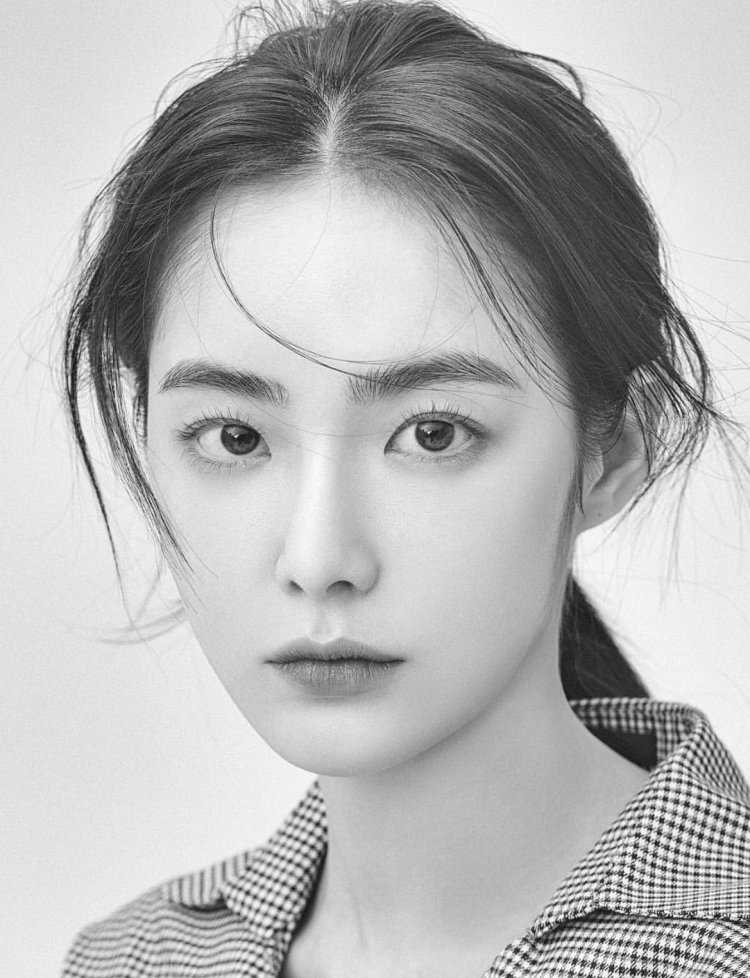 Сузу Хонг корейская