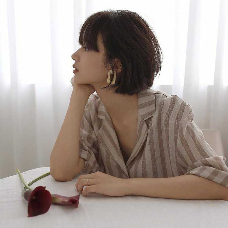 Девушки брюнетки с короткими волосами