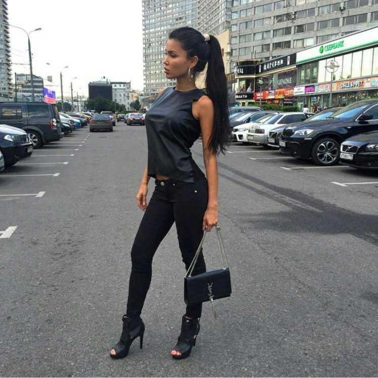 Светлана Билялова в платье