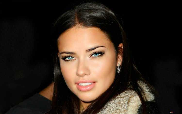 Адриана Лима анфас