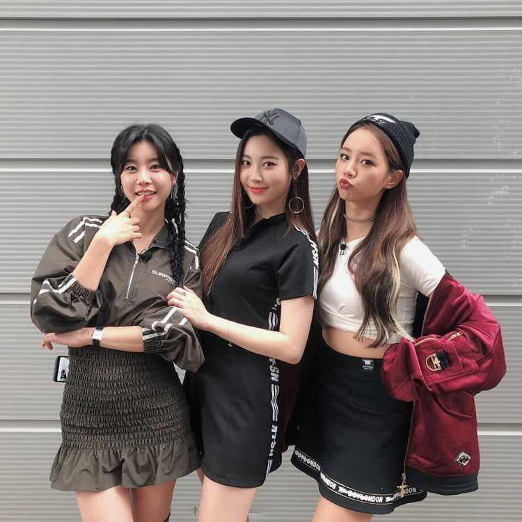 Кореянки подружки