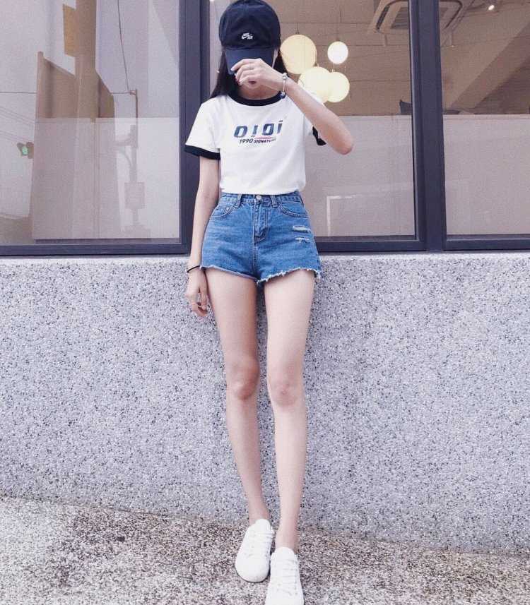 Странная мода корейских девушек на длинные ноги