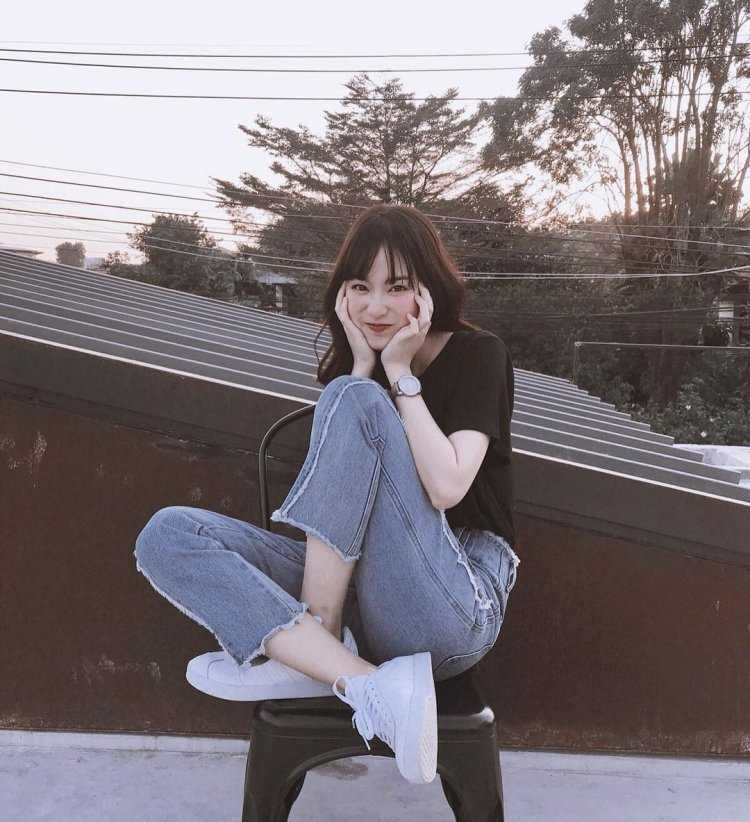 Корейские девушки в позе