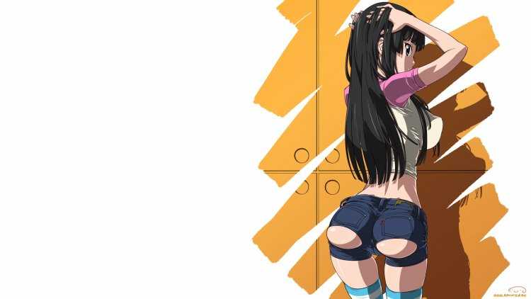 Mio Akiyama в шортах