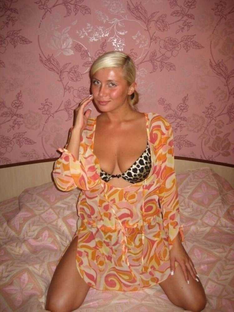 Домашний фотоальбом одной женщины