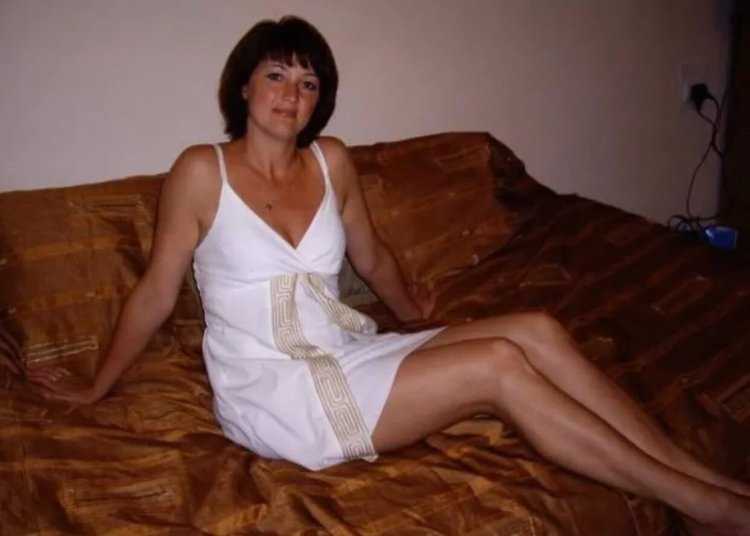 Частный фотоальбом женщины за 50