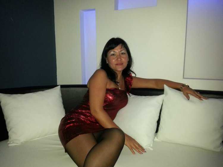 Взрослые казахские женщины