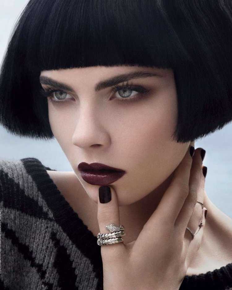 Девушка с каре