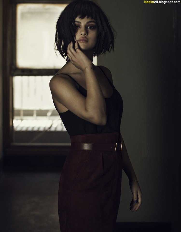 Зарубежная певица брюнетка с каре28