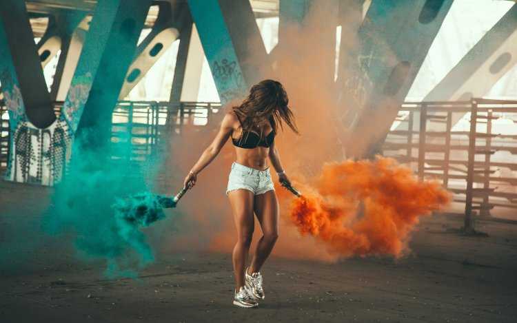 Зажигательная брюнетка47