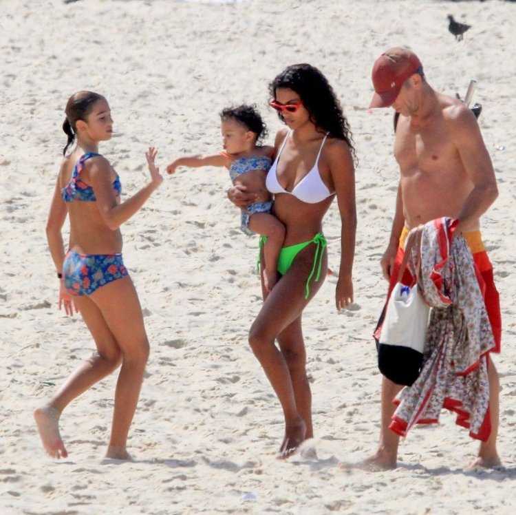 Венсан Кассель с женой Тиной