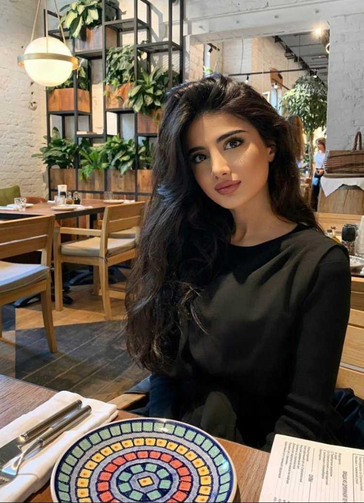 Соблазнительная Айтан Исмаилова пленяет своим очарованием