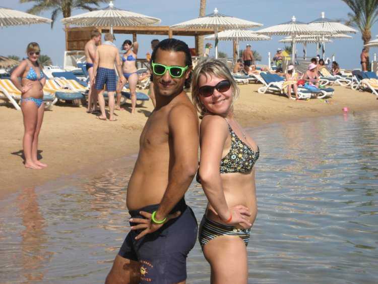 Роскошные Русские загорелые красавицы в горячей Турции