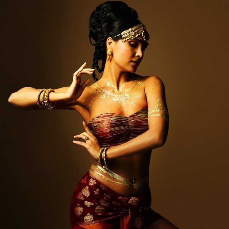 Девушка в Восточном стиле