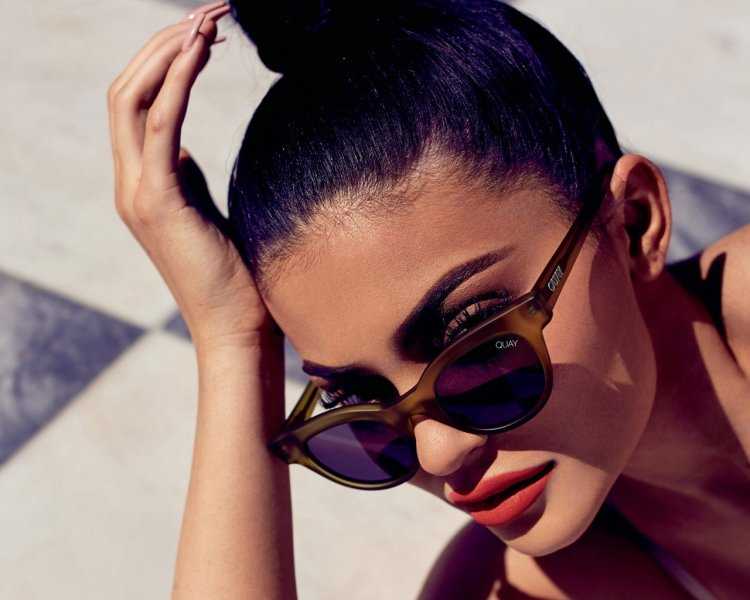 Кайли Дженнер очки солнцезащитные