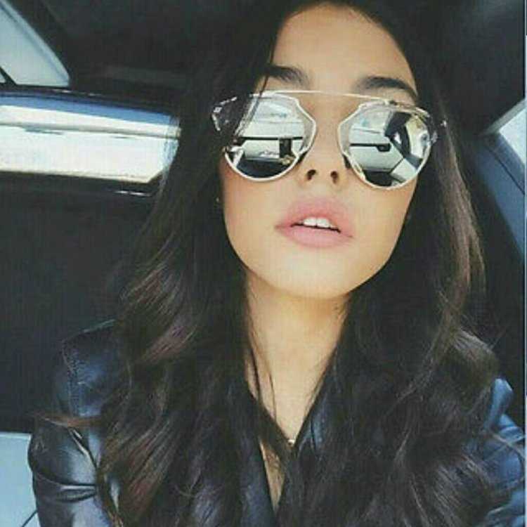 Мэдисон бир в очках