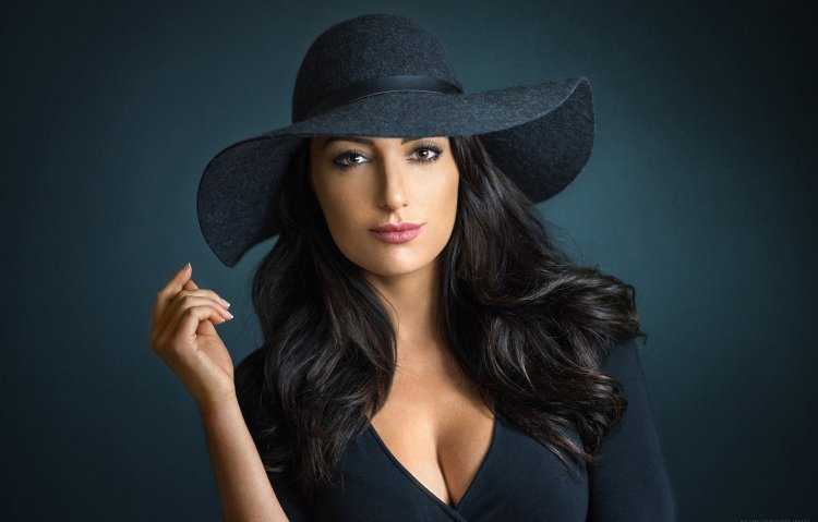 Шикарные брюнетки в шляпах