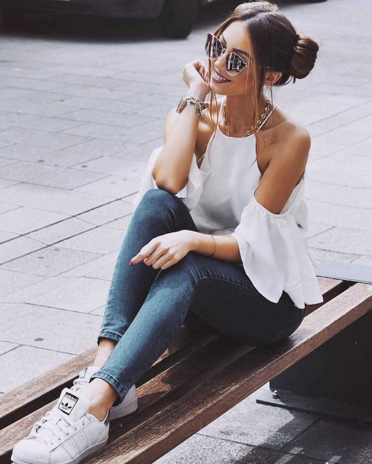 Очень модная девушка