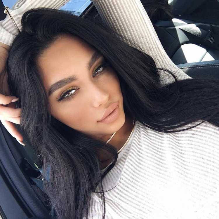 Соблазнительная Janice Joostema