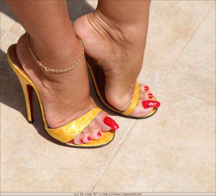 Барбара Легс feet