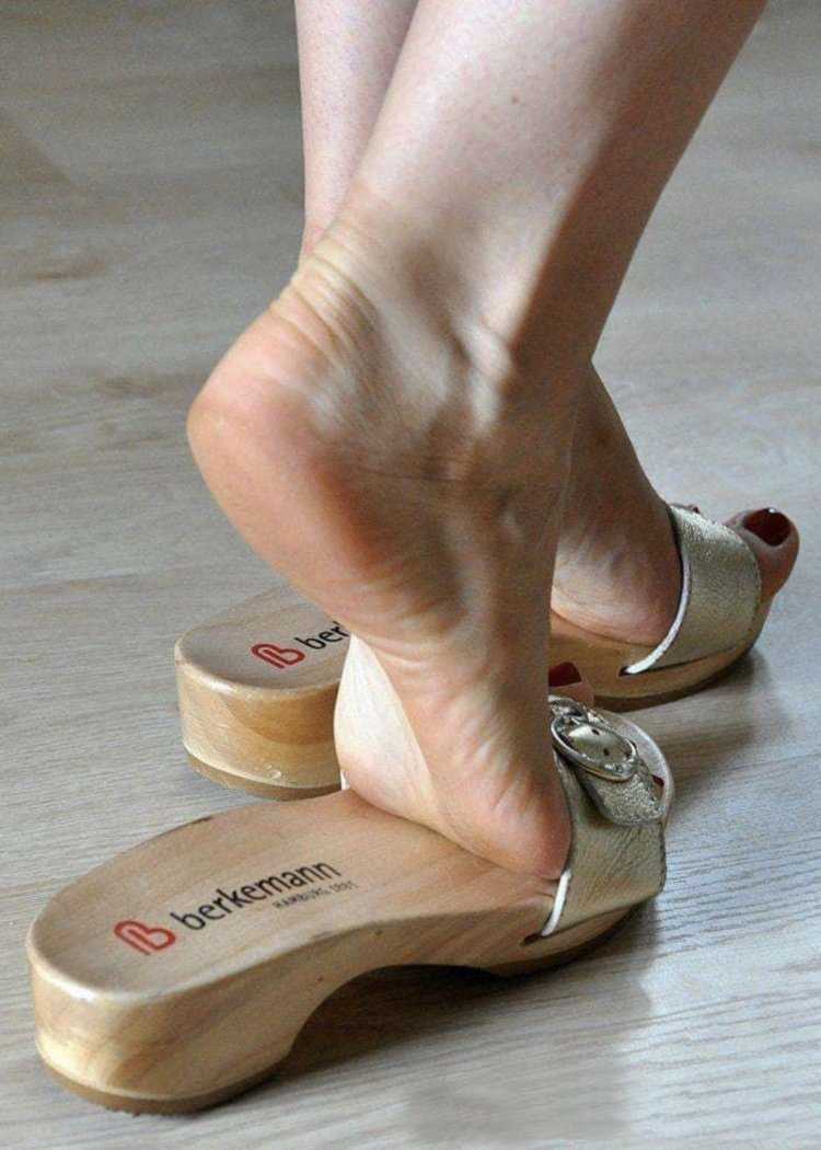 Ножки в сабо