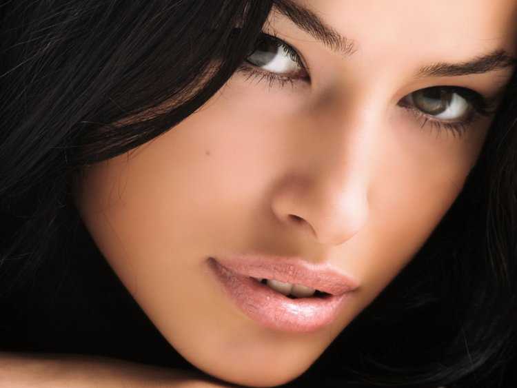 Красивые девушки брюнетки